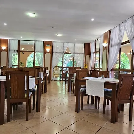 Liani - 3*