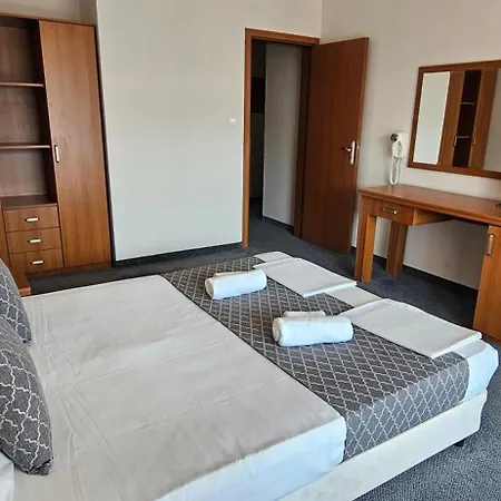 Liani - 3*