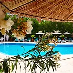 Liani Σάνι Μπιτς