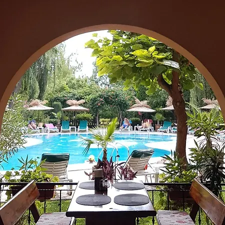 Liani 酒店 阳光海滩
