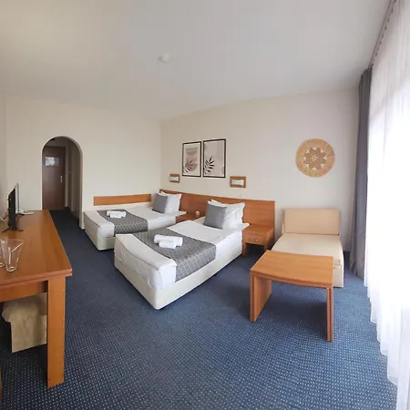 酒店 Liani 阳光海滩