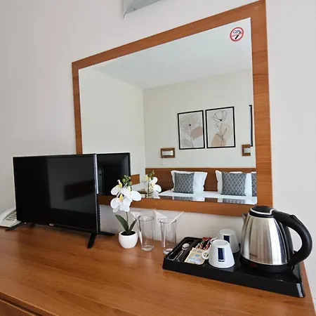 Hotel Liani 3*