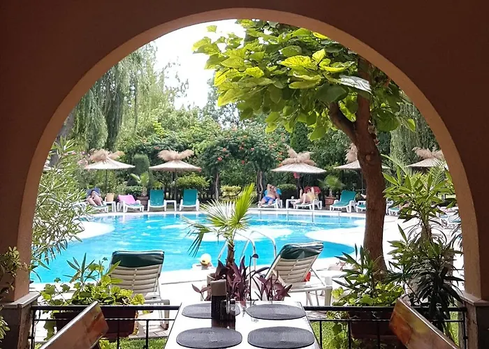 Liani 酒店 阳光海滩