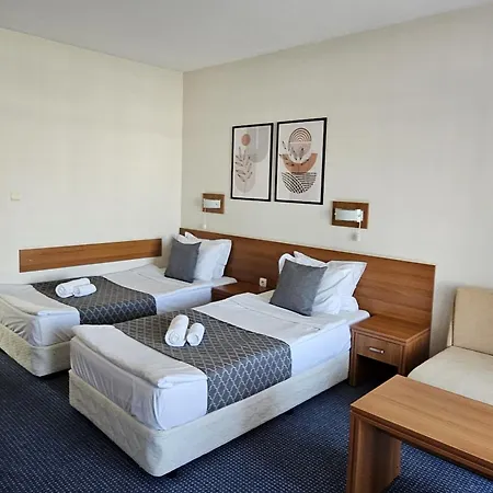 Hotel Liani 3*